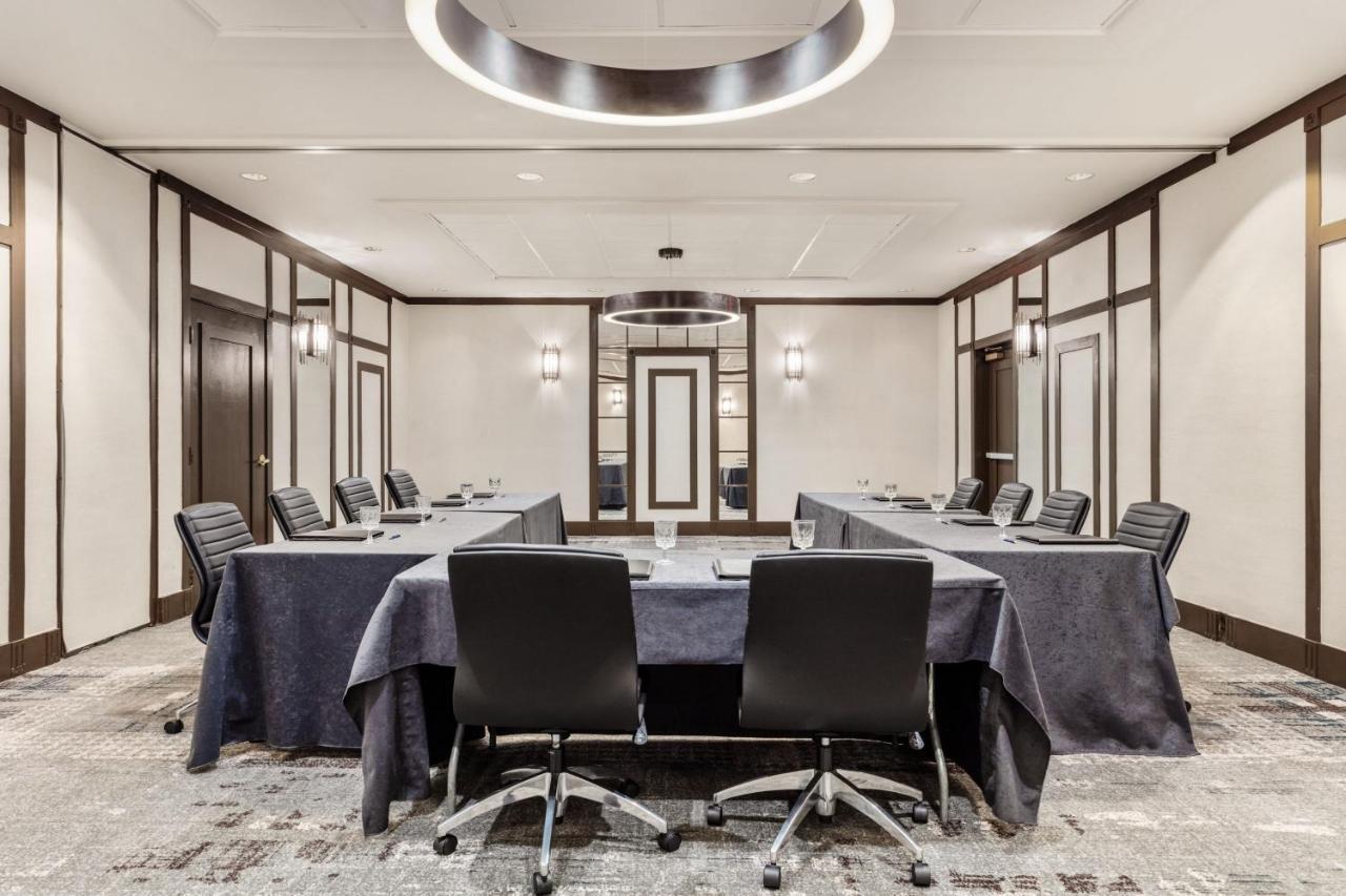 Delta Hotels by Marriott Burlington Buitenkant foto