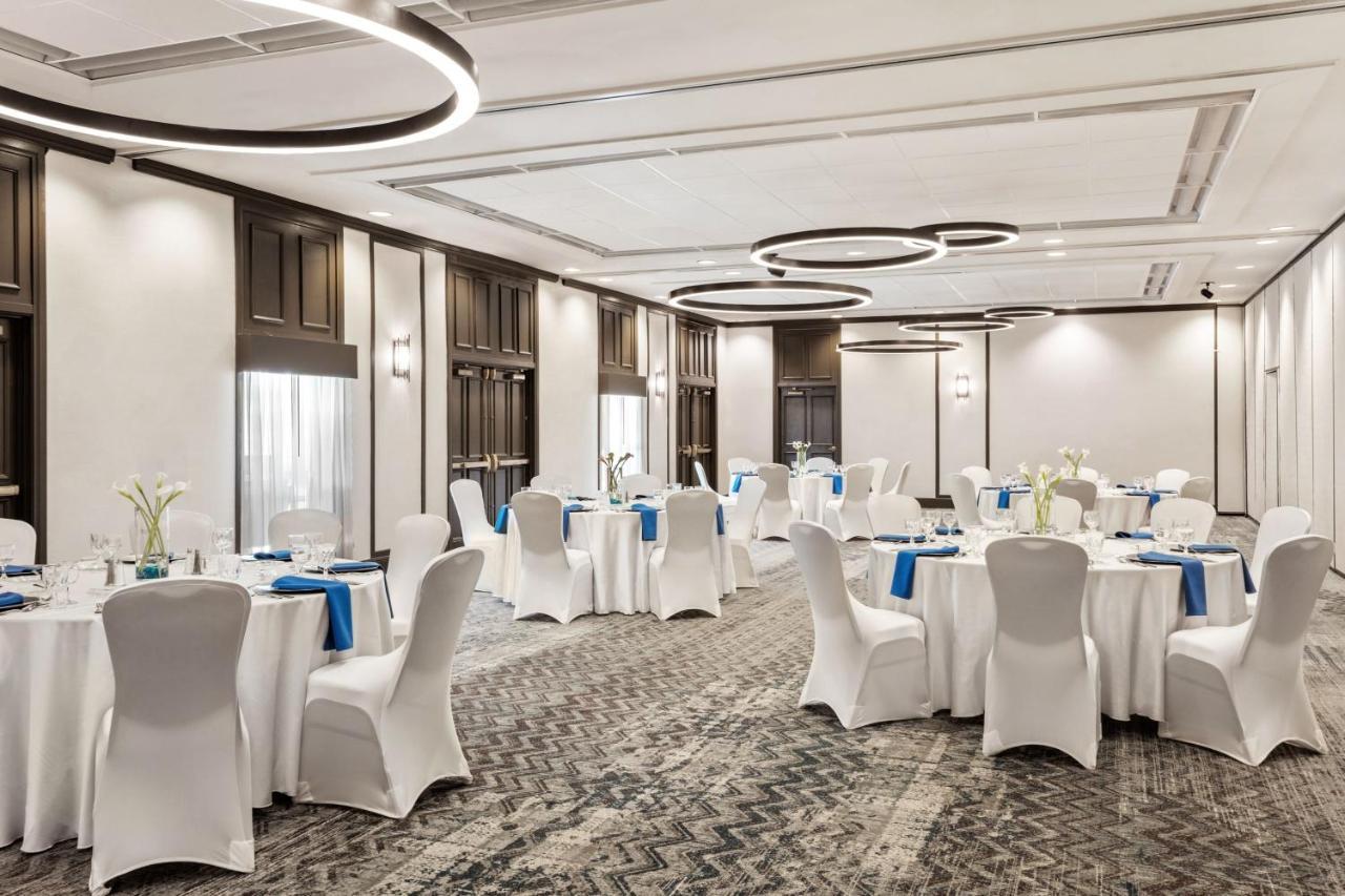 Delta Hotels by Marriott Burlington Buitenkant foto