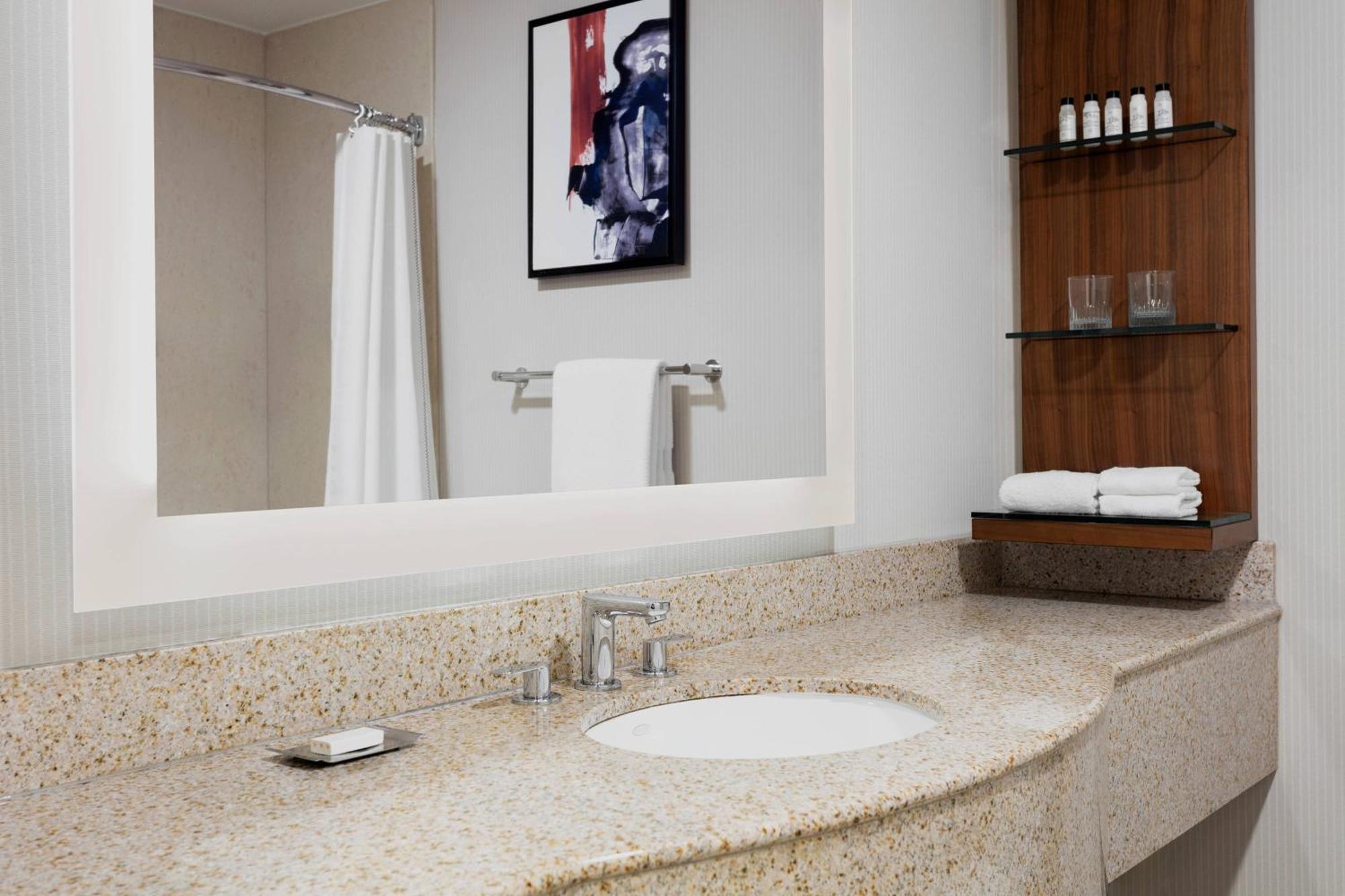 Delta Hotels by Marriott Burlington Buitenkant foto