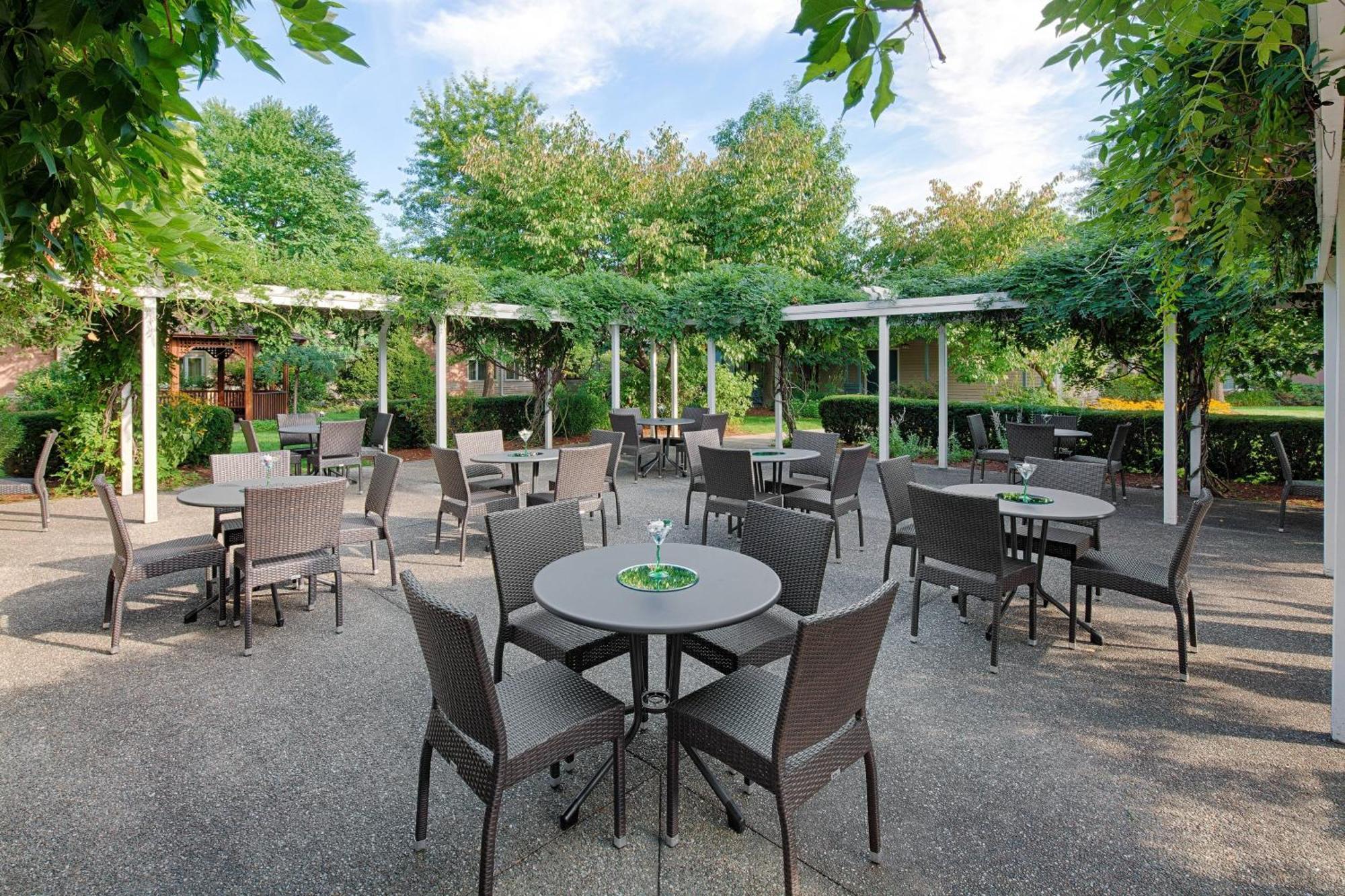 Delta Hotels by Marriott Burlington Buitenkant foto